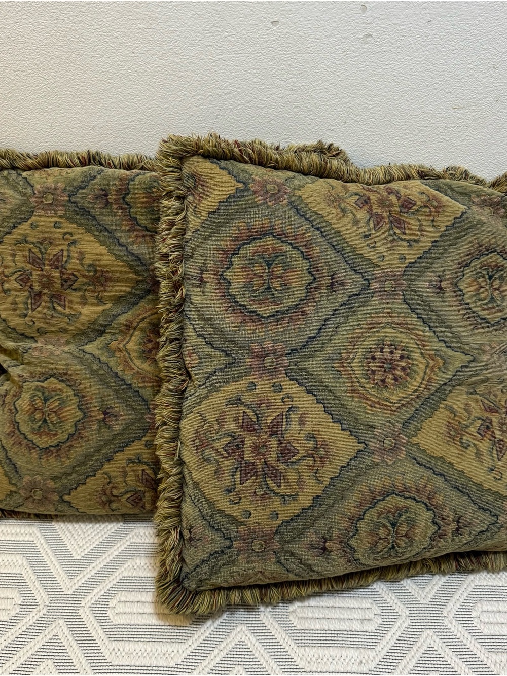 Vintage Floral Tapestry Throw Pillows Set of 2 Fringe Trim Decorative 23”x23”